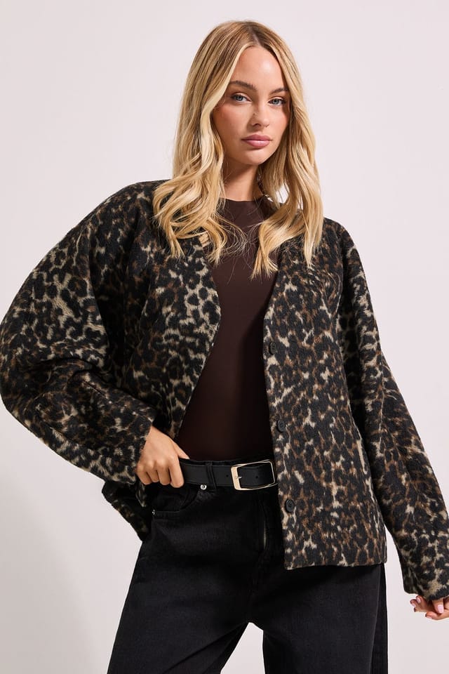 Dorothy Perkins Dorothy Perkins Women's Short Collarless Animal Print Coat in Brown - 2