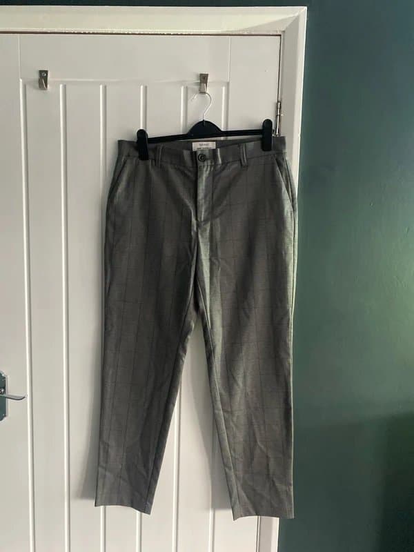Bershka Men’s Grey Bershka Skinny Cropped Fit Suit Trousers