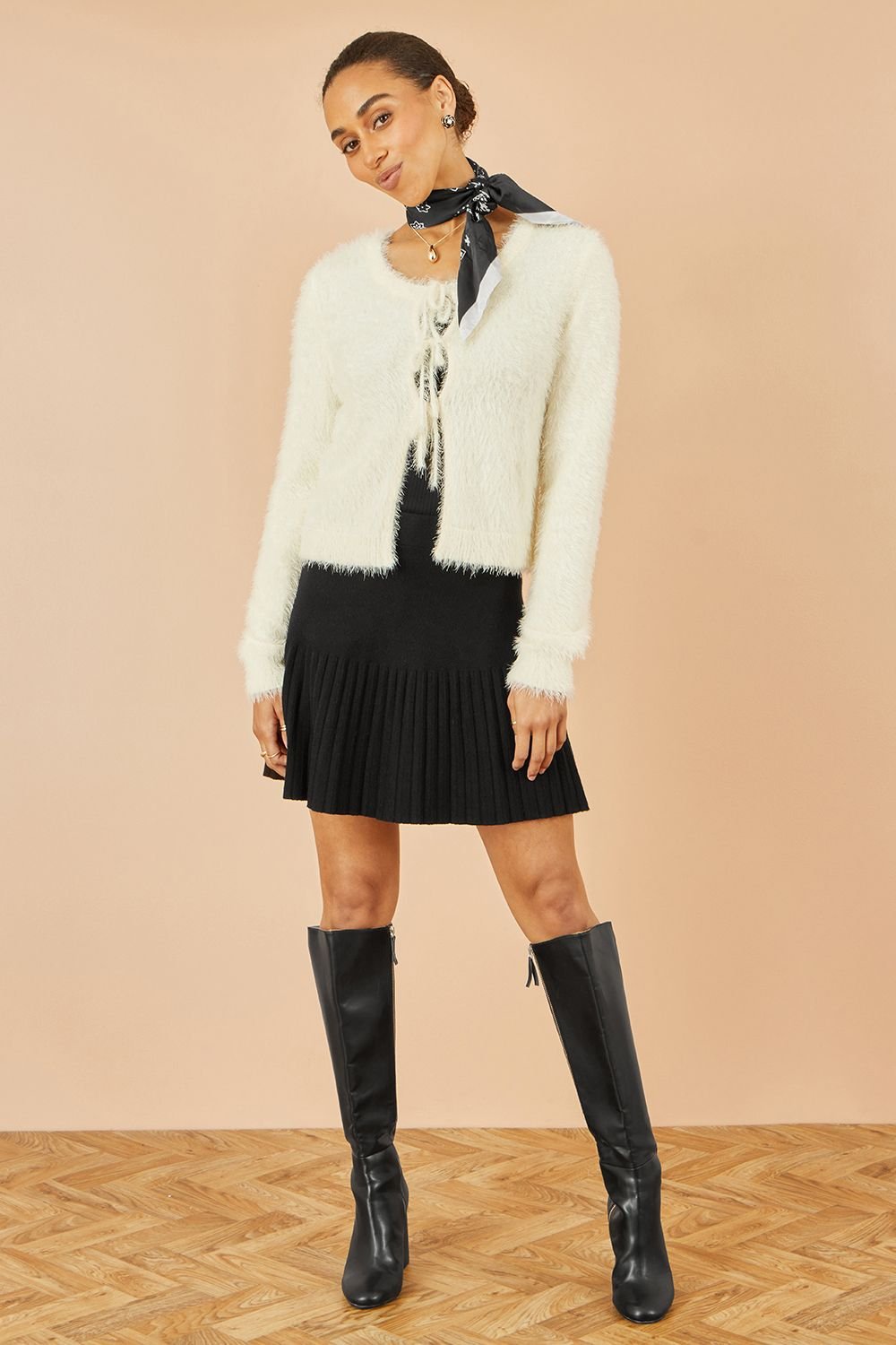 Yumi Yumi Women's Ivory Eyelash Fluffy Knit Bolero With Tie Front - 2