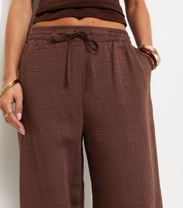 New Look Women's Petite Dark Brown Crinkled Striped Wide Leg Trousers New Look - 2