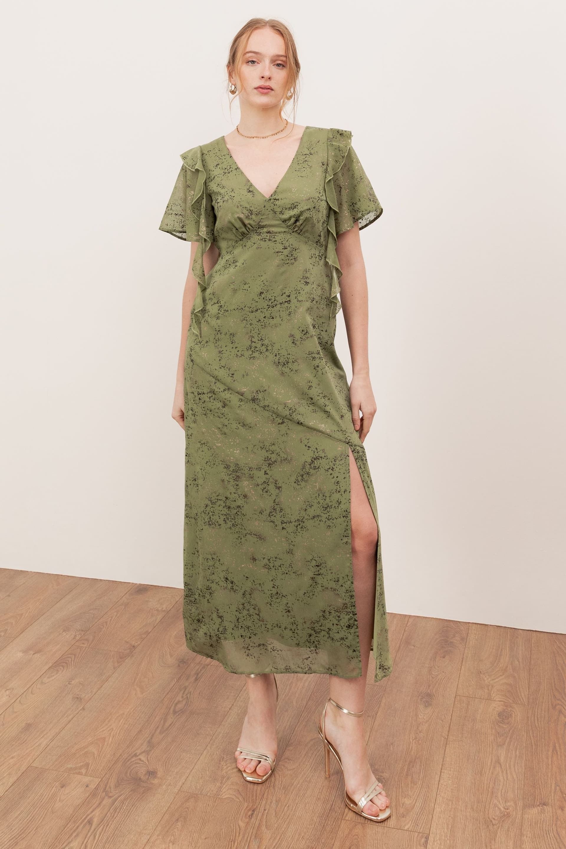 Lovedrobe Lovedrobe Women's Angel Sleeve V Neck Midaxi Dress in Green