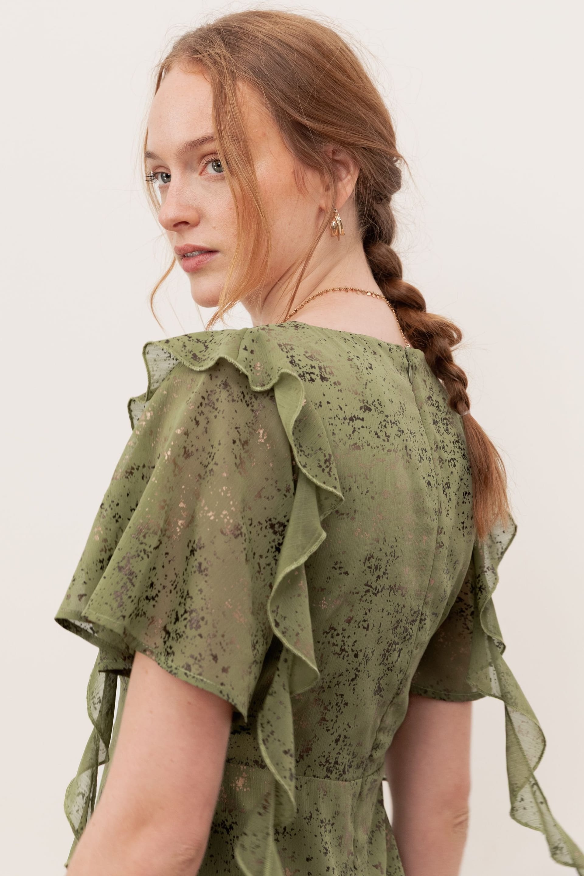 Lovedrobe Lovedrobe Women's Angel Sleeve V Neck Midaxi Dress in Green - 4