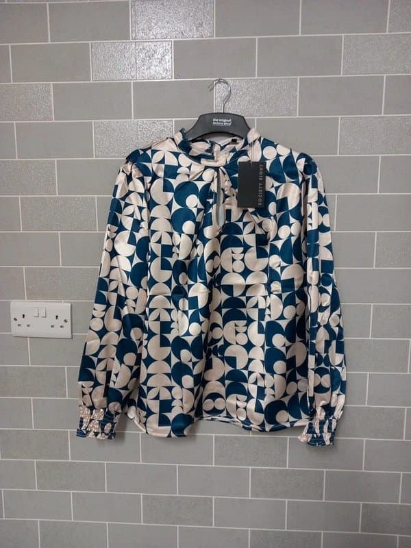 society eight Satin look blouse size 14