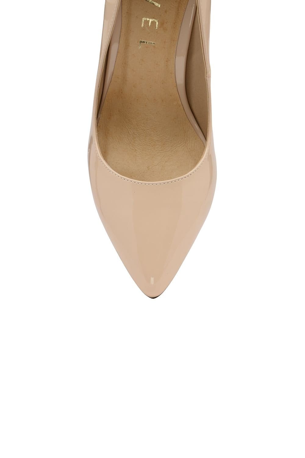 Ravel Ravel Women's 'Edson' Pointed-Toe Court Shoes in Natural - 4