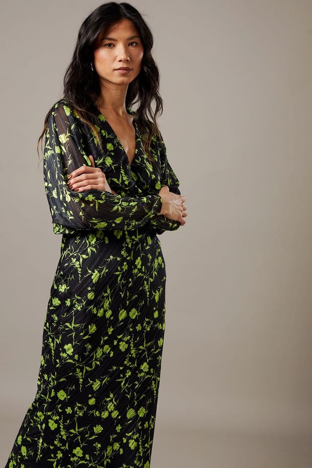 Warehouse Warehouse Women's Shadow Stripe Batwing Plunge Neck Midi Dress in Floral - 2