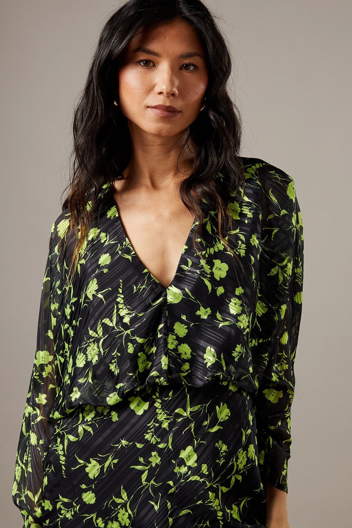 Warehouse Warehouse Women's Shadow Stripe Batwing Plunge Neck Midi Dress in Floral - 4