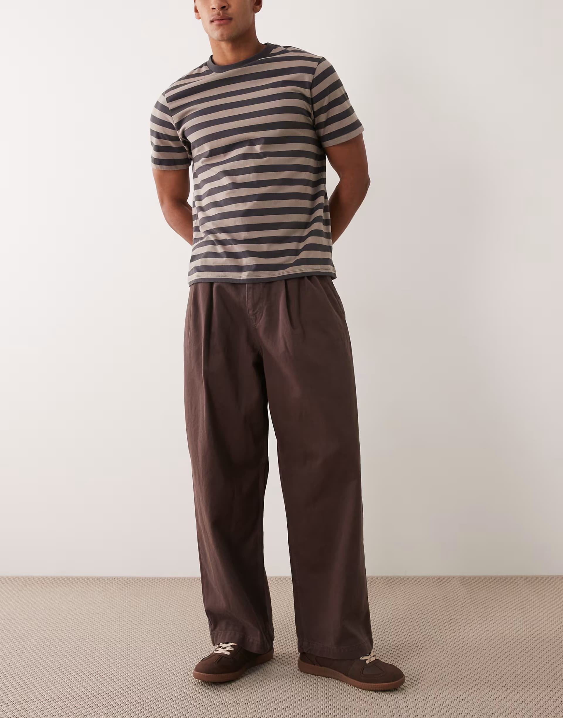 ASOS ASOS DESIGN barrel trouser in brown with pleats