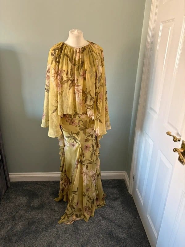 ASOS Design ASOS Design Yellow Floral Chiffon Maxi Dress – Size UK 8 - 1