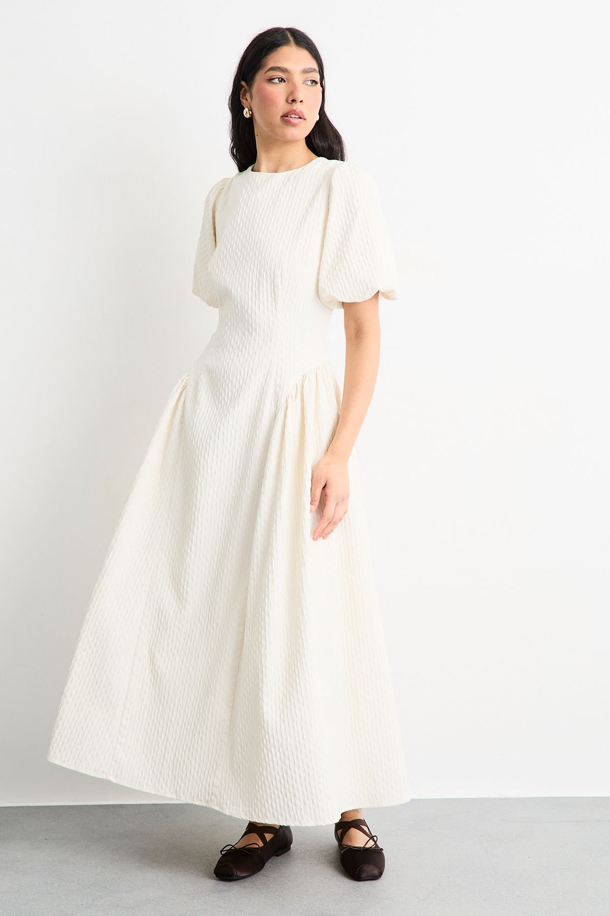 Warehouse Warehouse Women's Textured Godet Side Puff Sleeve Midi Dress in Cream - 4