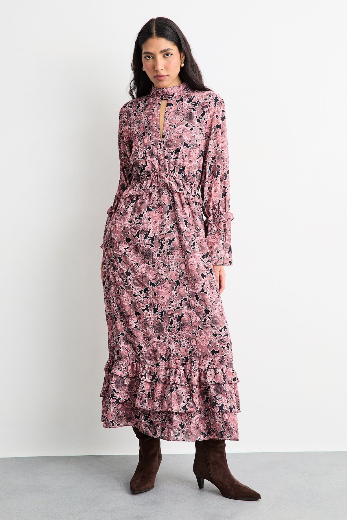 Warehouse Warehouse Women's Chiffon Shirred Frill Detail High Neck Midi Dress in Chocolate - 4