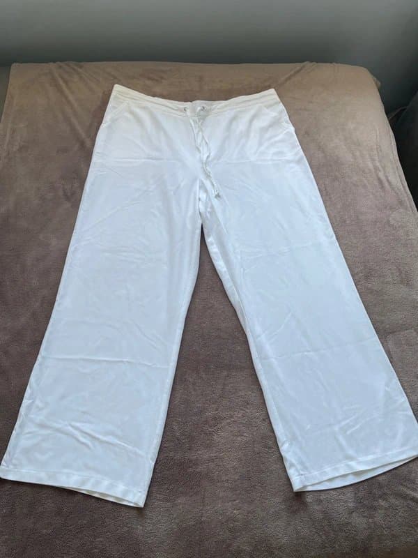 Matalan Women’s white trousers size 20