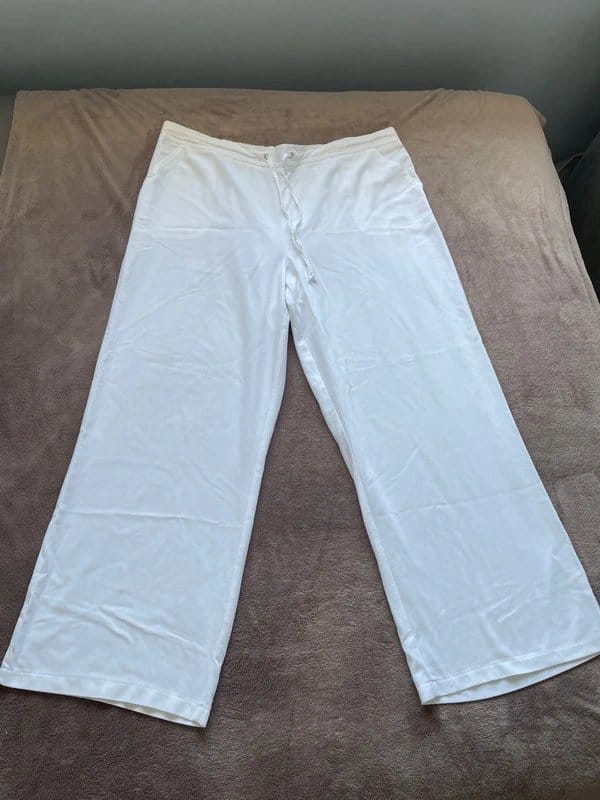 Matalan Women’s white trousers size 20 - 1