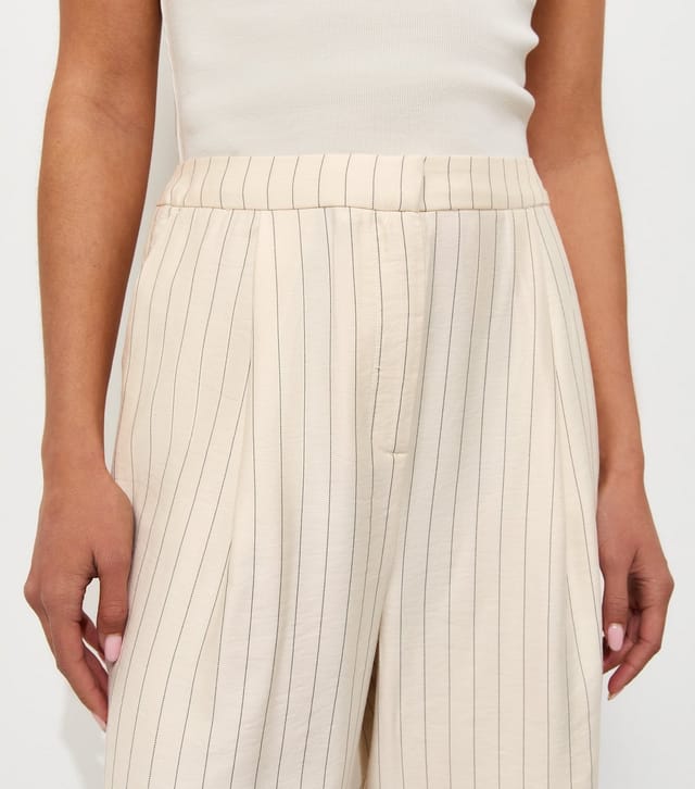 New Look Women's Cream Pinstripe Tailored Jort Shorts New Look - 3