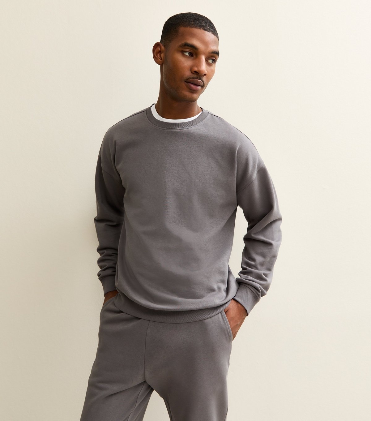 New Look Men's Grey Oversized Crew Neck Sweatshirt New Look - 2