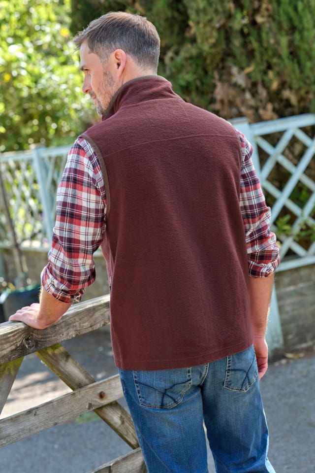 WoolOvers WoolOvers Men's Fleece Gilet in Red - 2