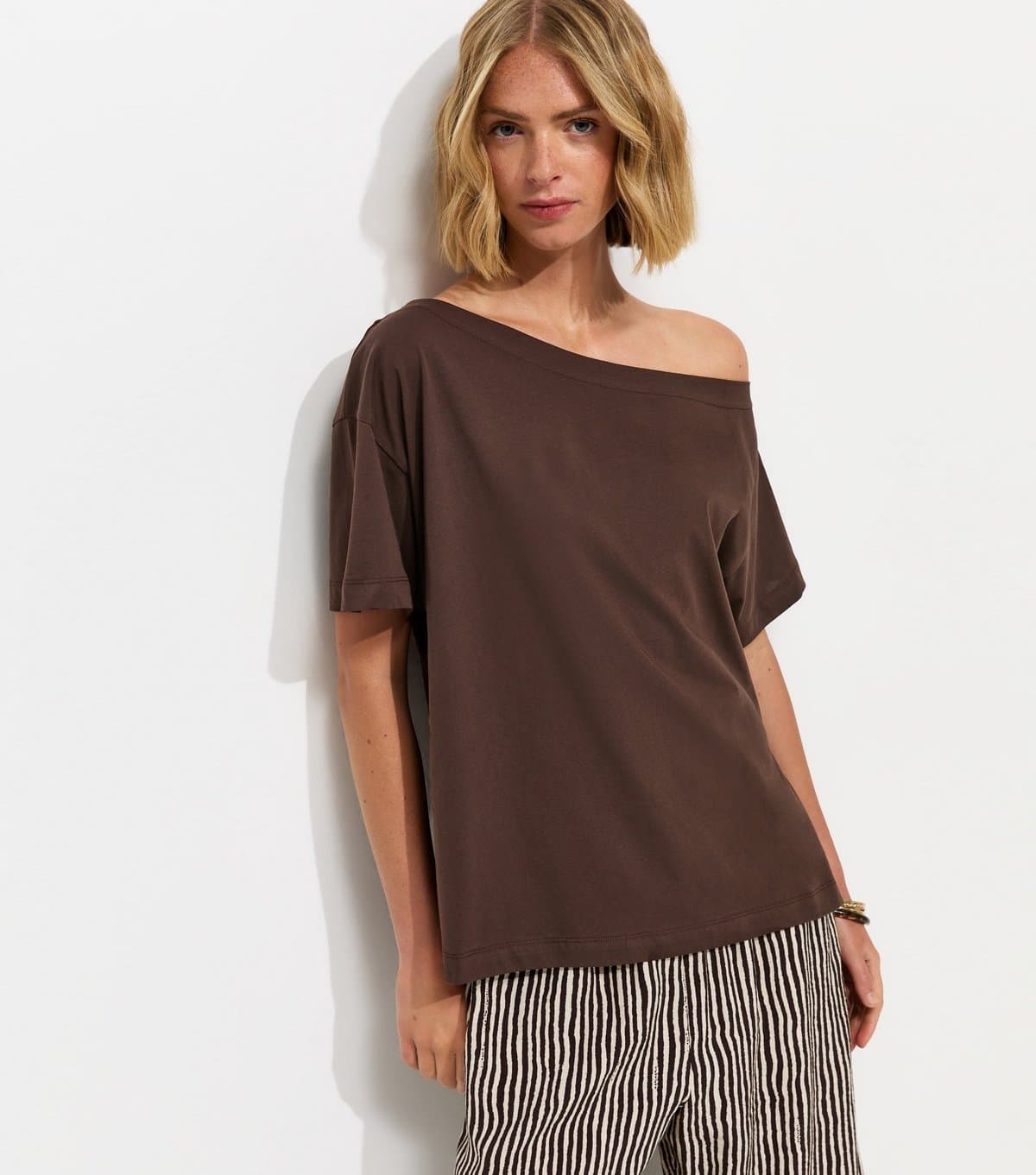 New Look Women's Dark Brown Cotton Off The Shoulder T-Shirt New Look