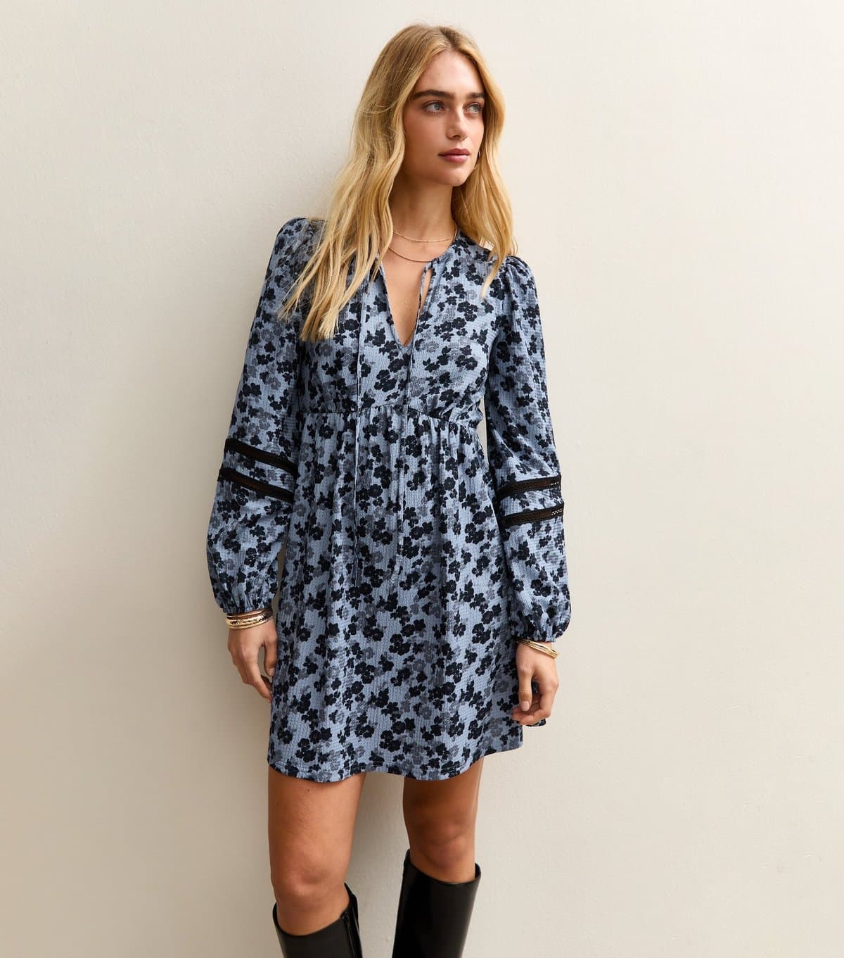 New Look Women's Blue Floral Crinkled Mini Dress New Look