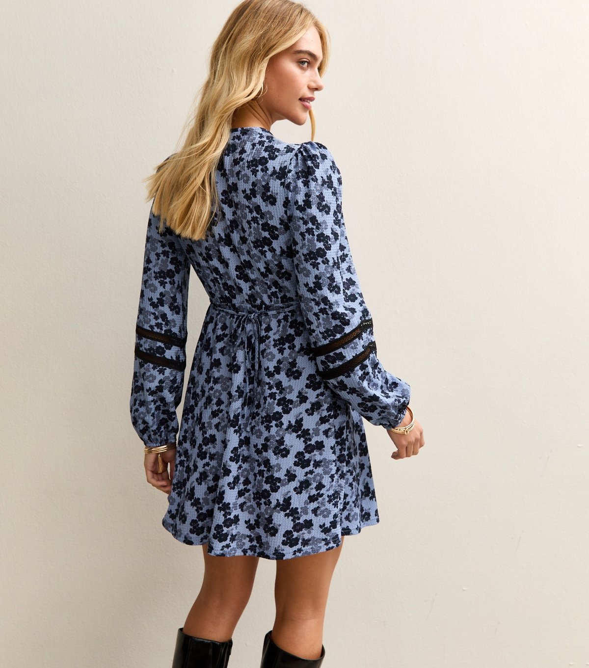 New Look Women's Blue Floral Crinkled Mini Dress New Look - 4