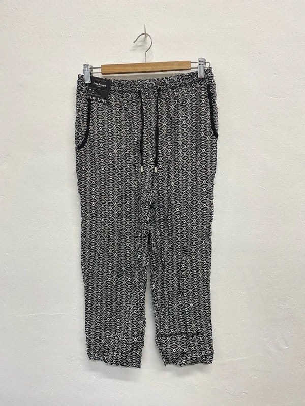New Look Black & White Aztec Print Crop Trousers