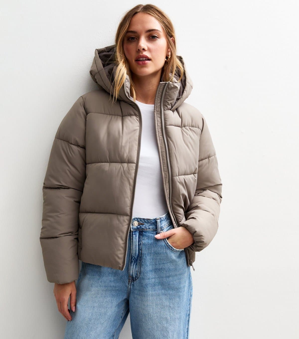 New Look Women's Mink Hooded Cropped Puffer Jacket New Look