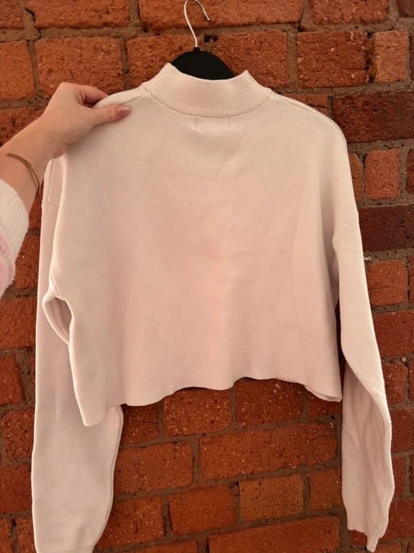 Bershka Off white cropped jumper