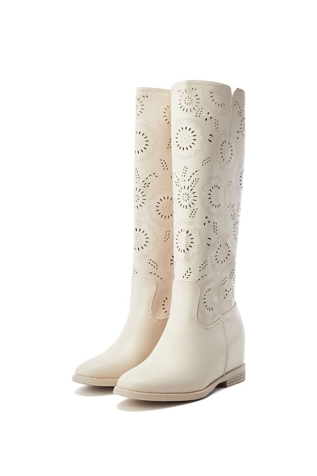 Moda In Pelle Moda In Pelle Women's 'Ailee' Porvair Biker Boots in Beige - 2