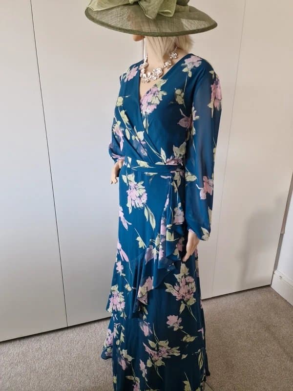 Phase Eight Phase eight size 24 gorgeous special occasion dress very slimming