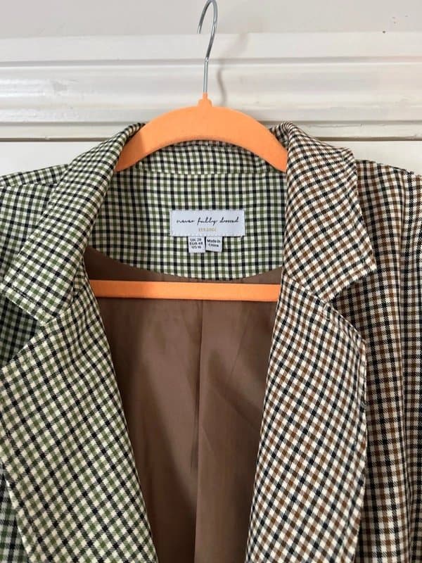 Never Fully Dressed Never Fully Dressed statement jacket/top sz 20