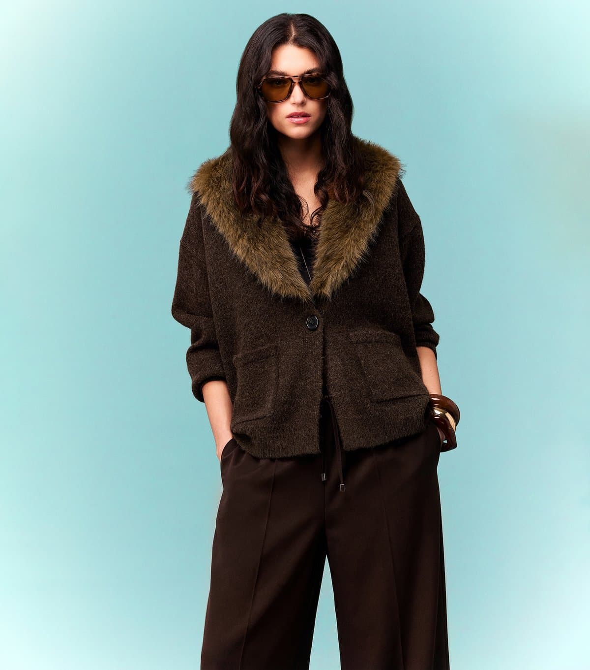 New Look Women's Dark Brown Cardigan with Detachable Faux Fur Collar New Look