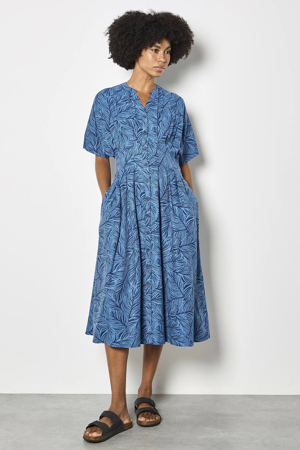Apricot Apricot Women's Leaf Print Shirt Midi Dress in Blue - 4