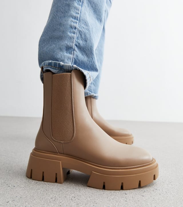 New Look Women's Camel Leather-Look Chunky Cleated Sole Chelsea Boots New Look - 2