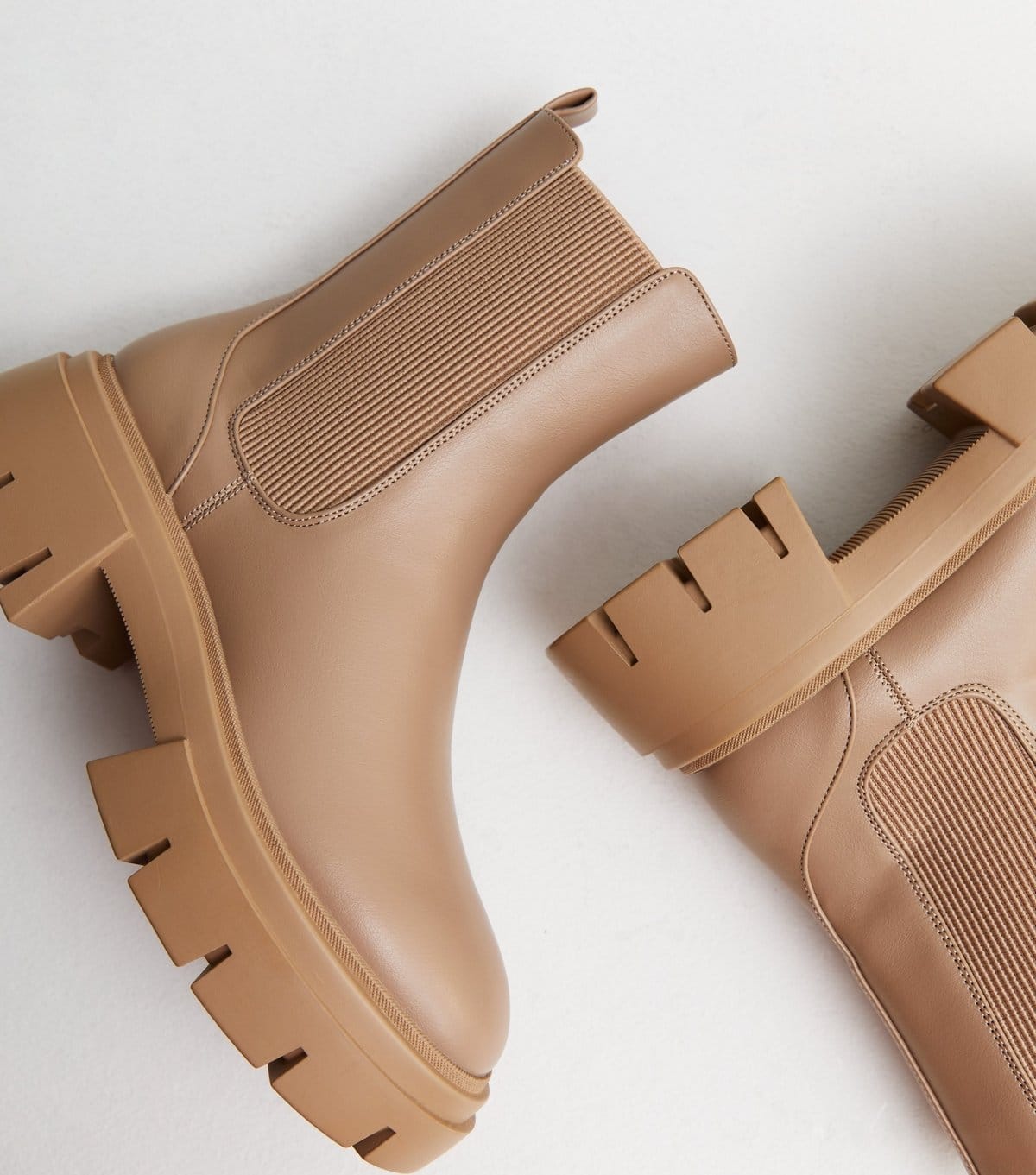 New Look Women's Camel Leather-Look Chunky Cleated Sole Chelsea Boots New Look - 4