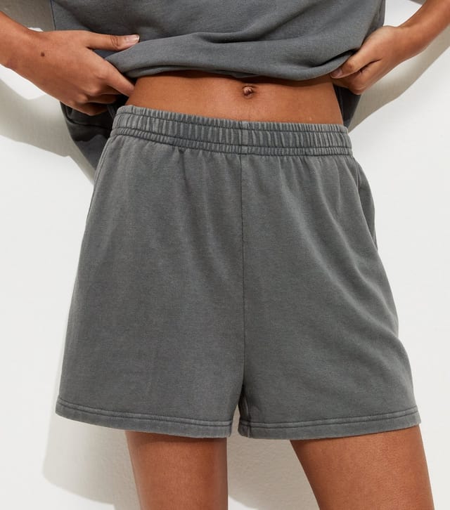 New Look Women's Dark Grey Acid Wash Jogger Shorts New Look - 3