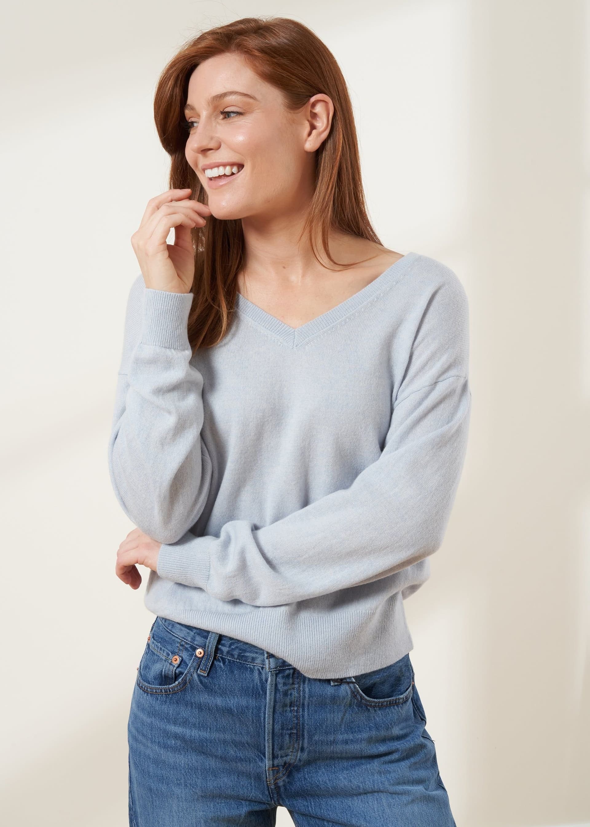 Truly Truly Women's Merino & Cashmere Wool V-Neck Jumper in Light Blue