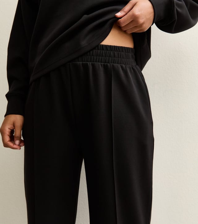 New Look Women's Petite Premium Black Wide Leg Joggers New Look - 2