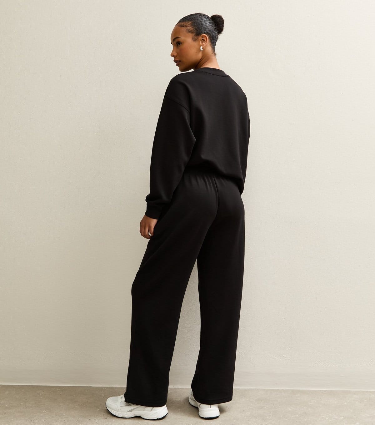 New Look Women's Petite Premium Black Wide Leg Joggers New Look - 4