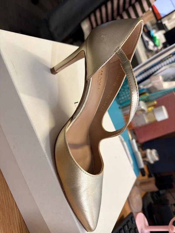 LK Bennett LK Bennett champagne metallic heels Size 36
