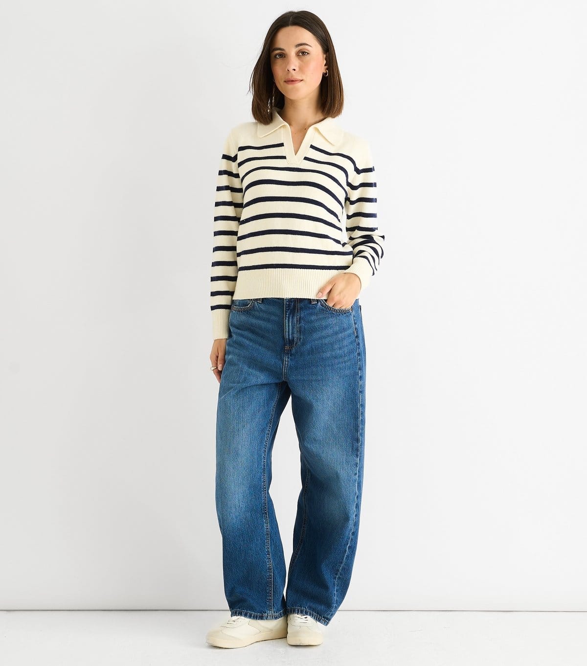 Gini London Women's Cream Striped Collared V-Neck Jumper Gini London New Look - 4