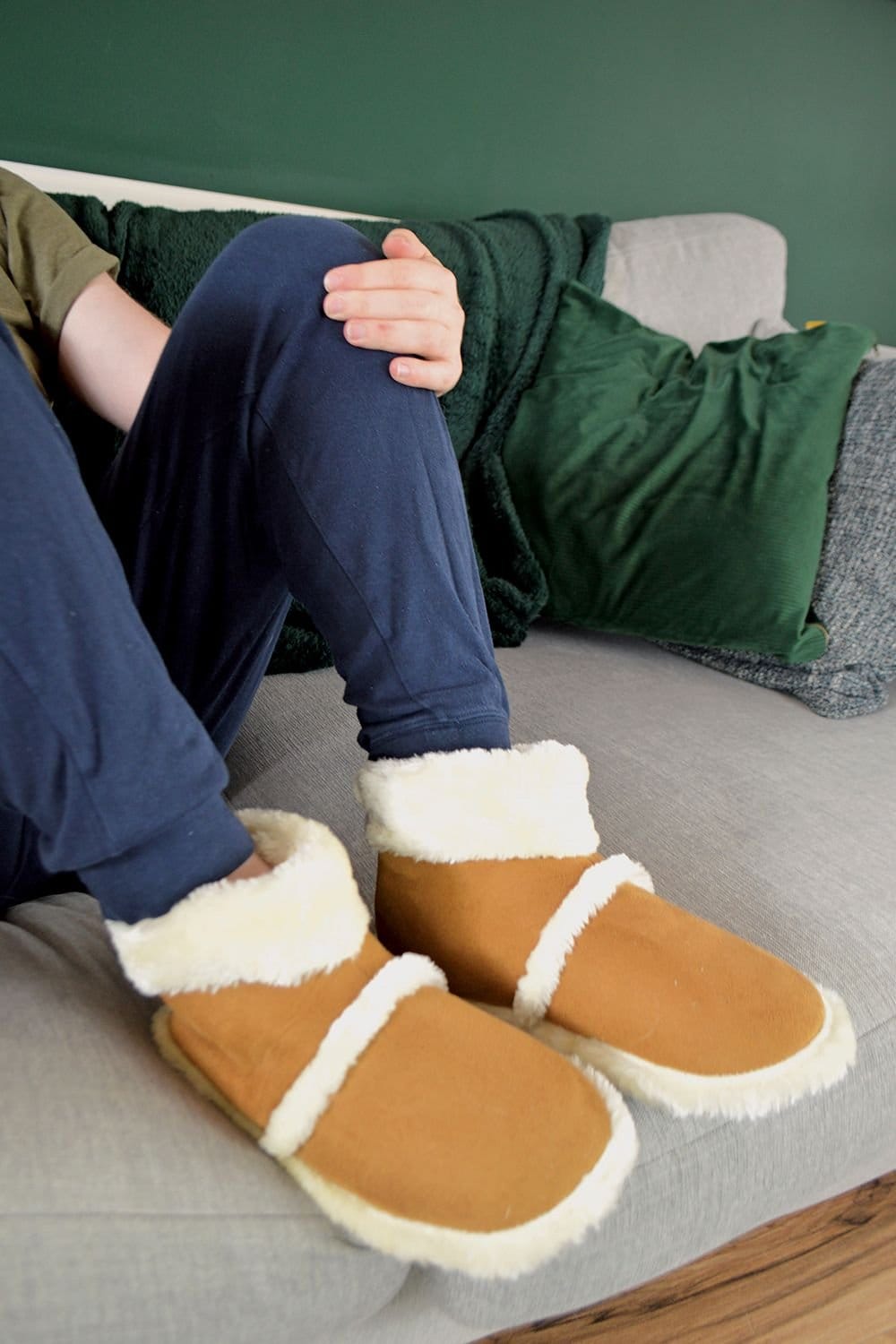 Slipper Snob Slipper Snob Men's Soft Plush Lined Memory Foam Slipper Booties in Brown - 4