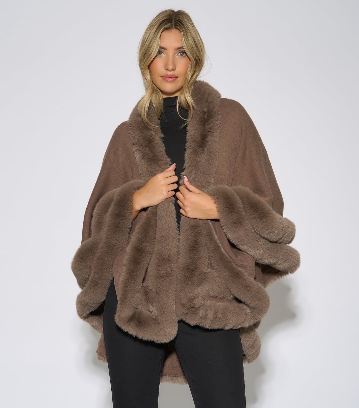 Gini London Women's Dark Brown Faux Fur Trim Cape Gini London New Look