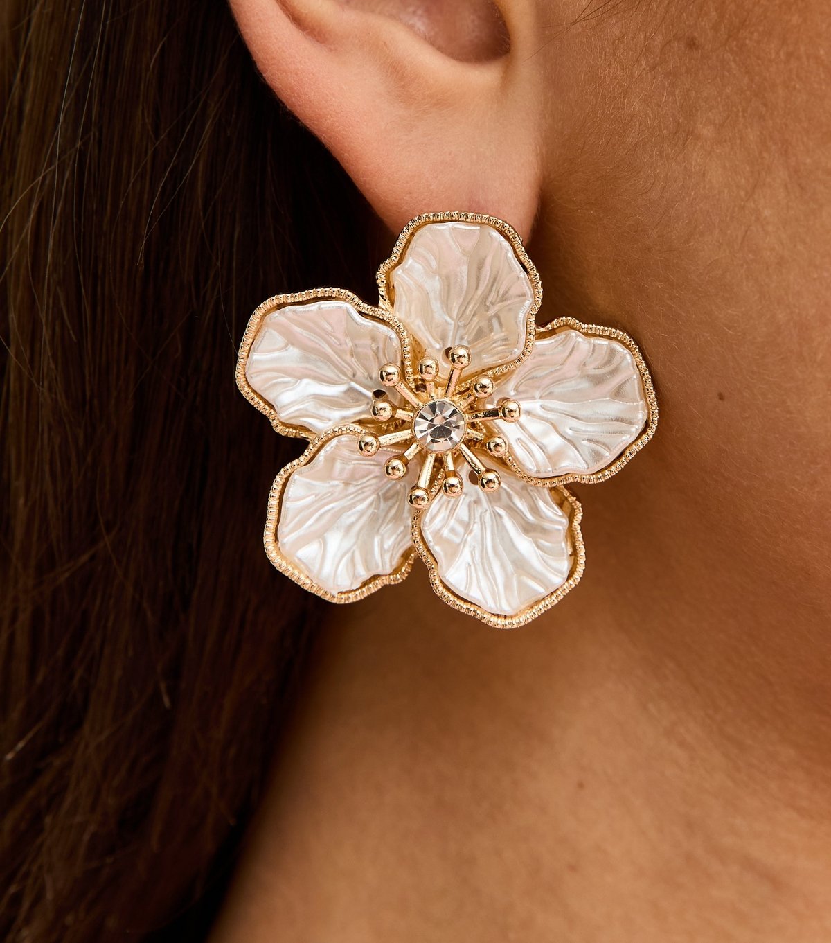 New Look Gold Tone Cream Resin Large Flower Stud Earrings New Look - 2