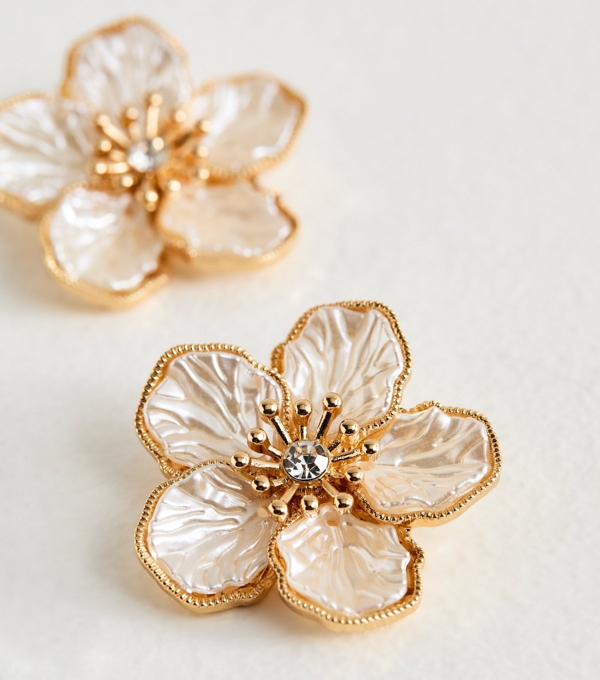 New Look Gold Tone Cream Resin Large Flower Stud Earrings New Look - 4
