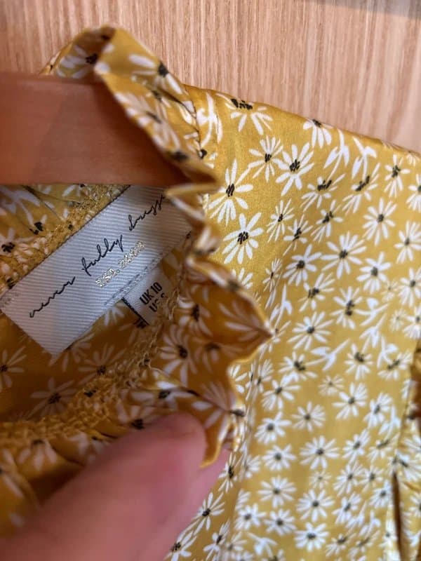 Never Fully Dressed Size 10 pretty silk feel dress