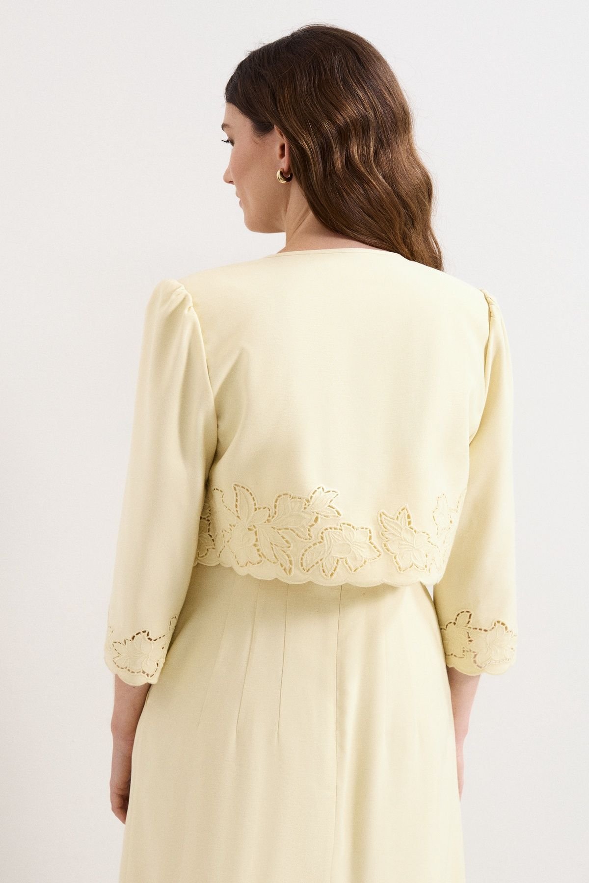 Phase Eight Phase Eight Women's Wilda Embroidered Scallop Cropped Jacket in Lemon - 4