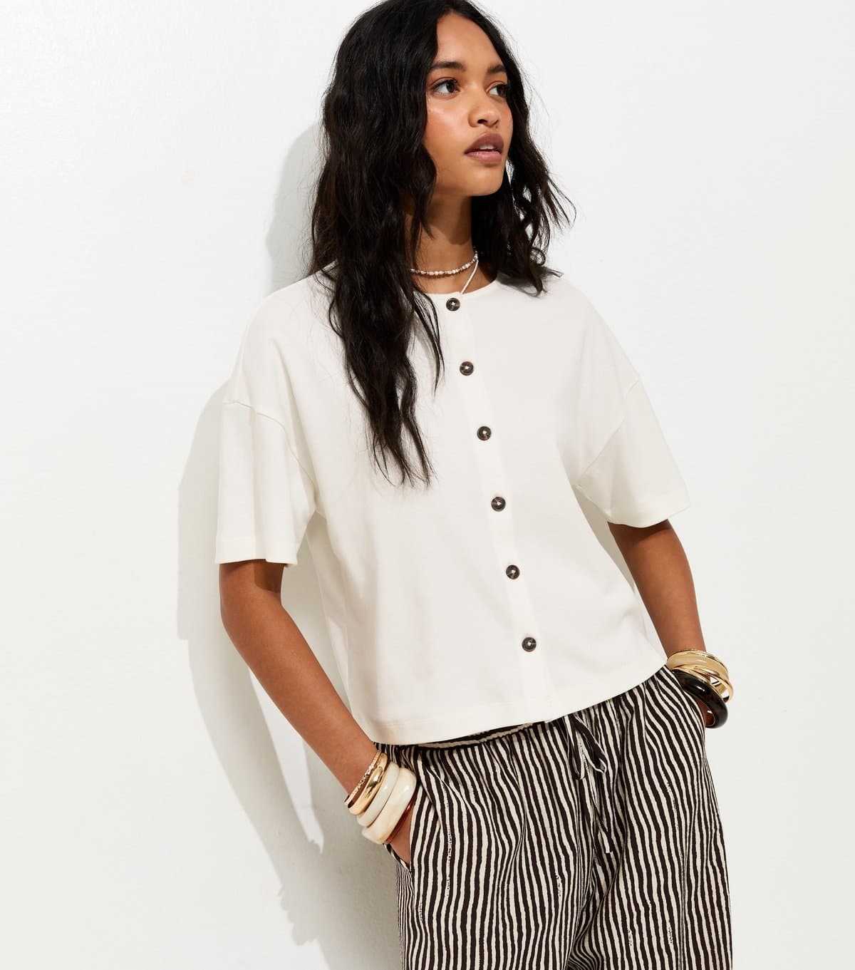 New Look Women's Premium Off White Heavyweight Cotton Button Through T-Shirt New Look