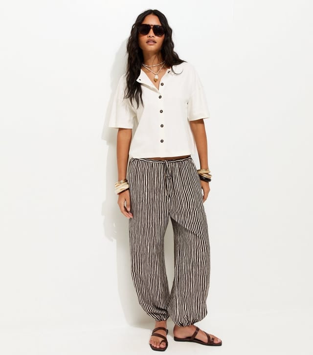 New Look Women's Premium Off White Heavyweight Cotton Button Through T-Shirt New Look - 3