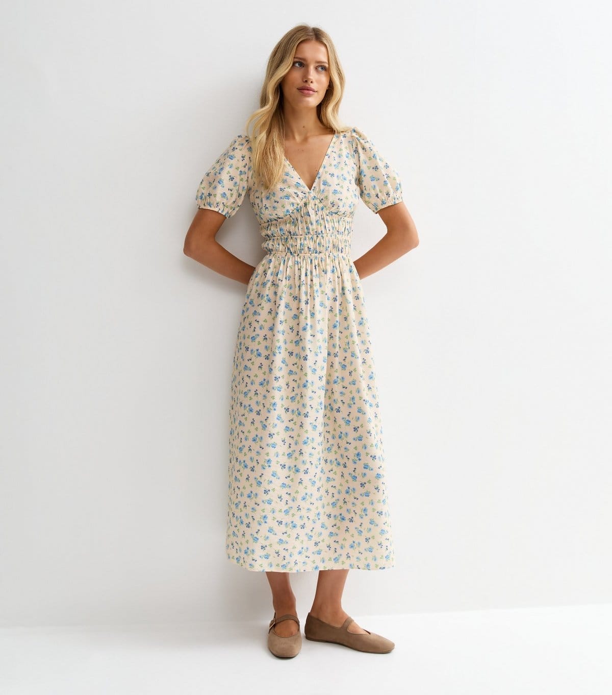 New Look Cream Floral Ruched Waist Midi Dress