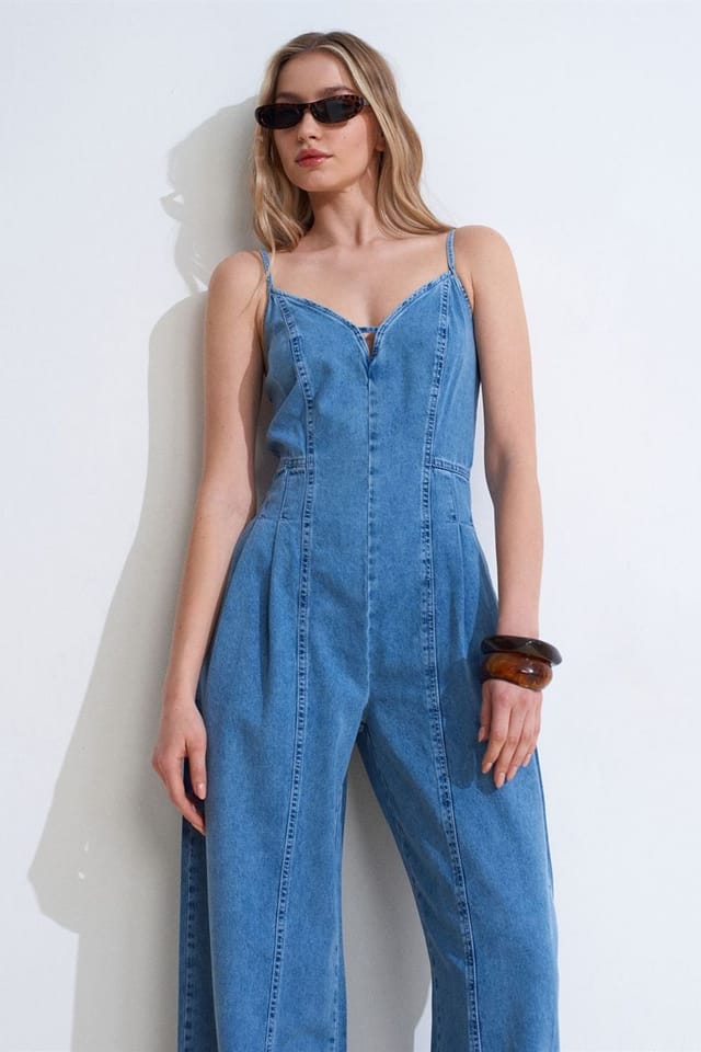 Dilvin Dilvin Women's Wide-Leg Denim Jumpsuit in Mid Blue - 3