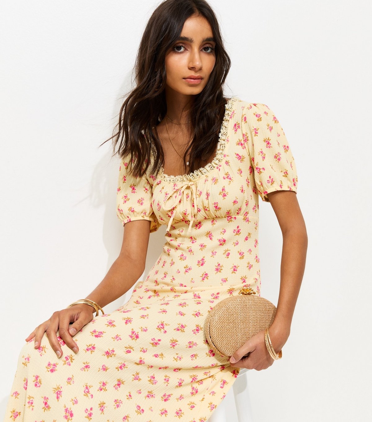 New Look Women's Yellow Crinkle Texture Floral Print Milkmaid Midi Dress New Look - 2