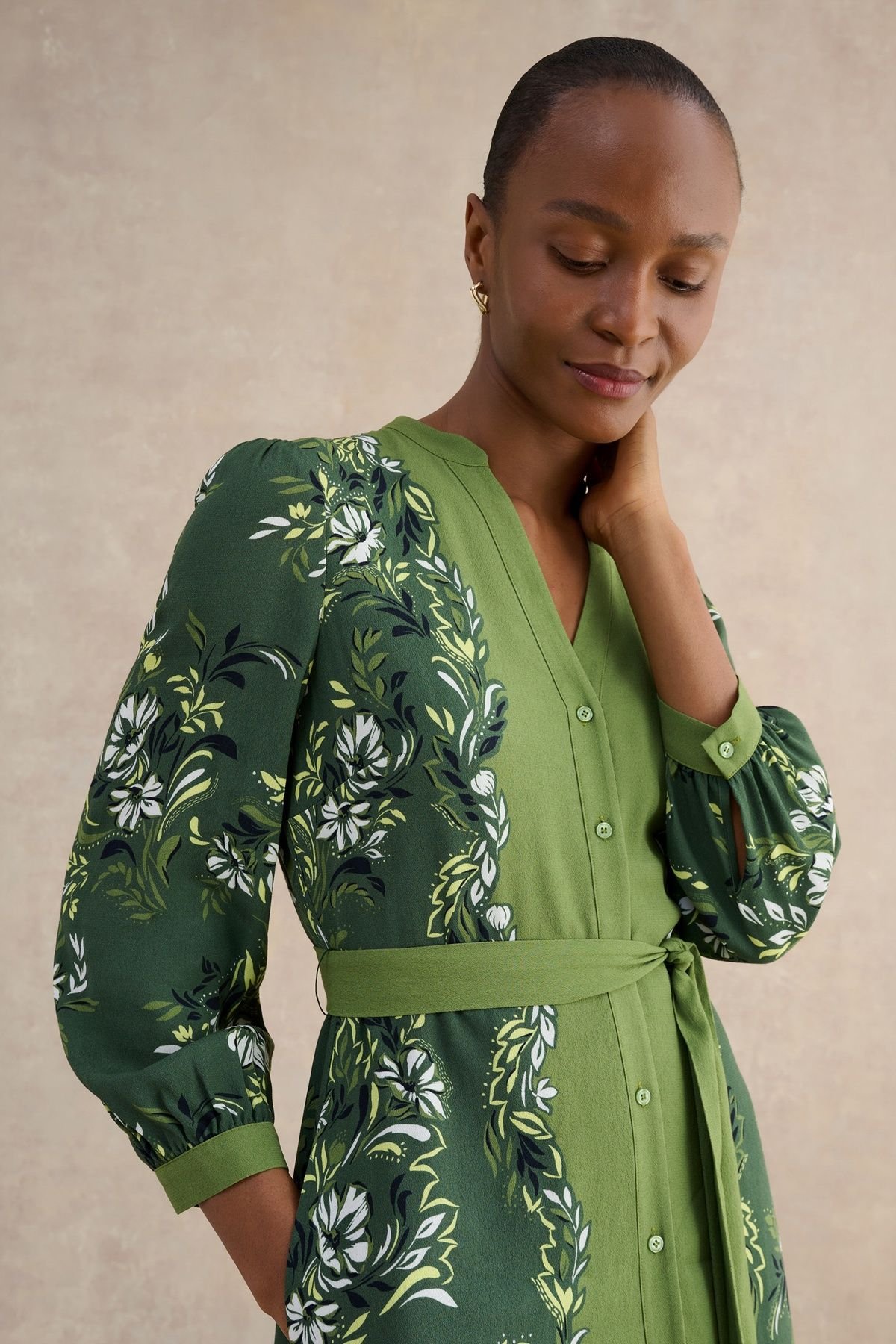 Hobbs London Hobbs London Women's Apolline Printed V-Neck Midi Shirt Dress in Dark Olive - 3